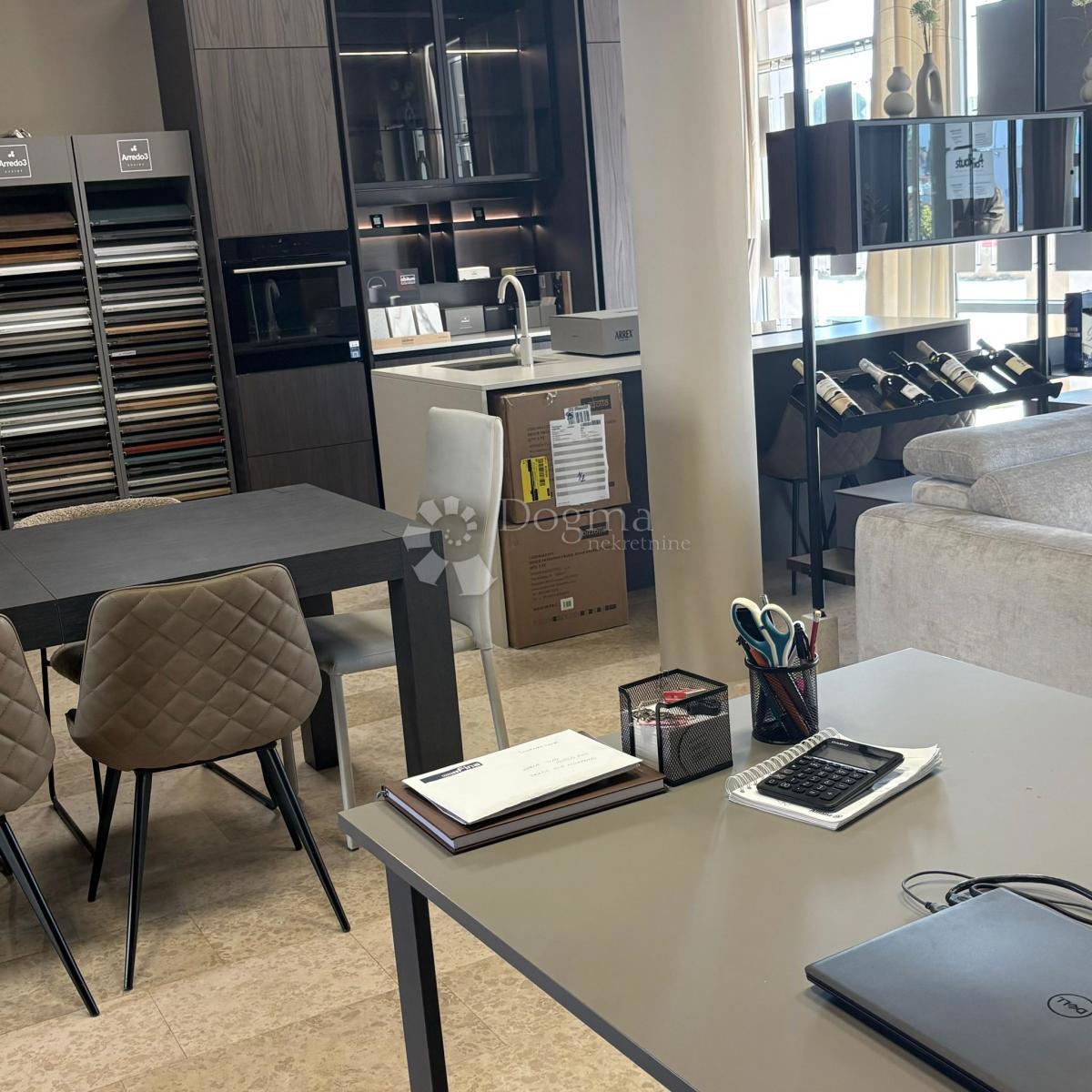 Locale commerciale Novigrad, 129m2