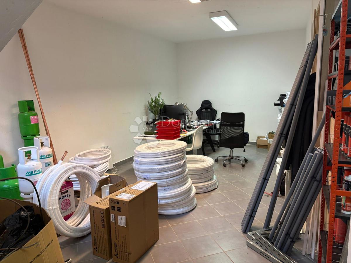 Locale commerciale Novigrad, 129m2