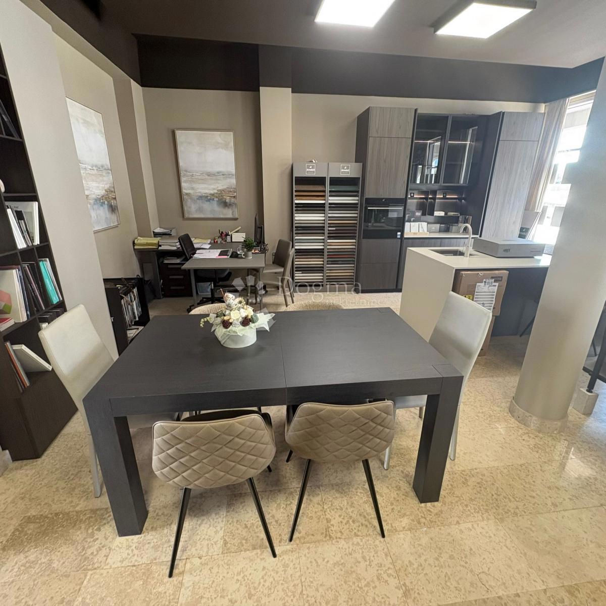 Locale commerciale Novigrad, 129m2