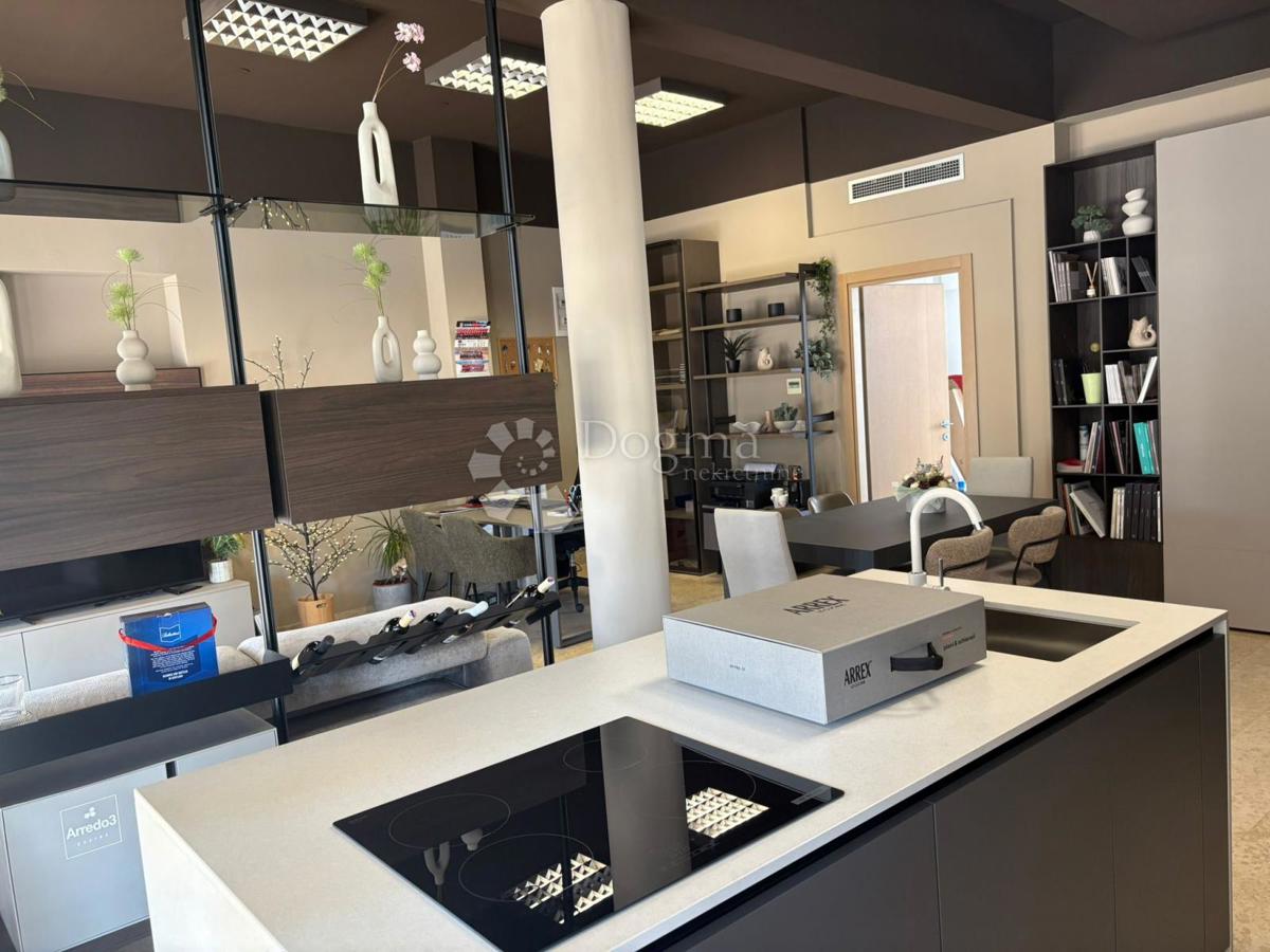 Locale commerciale Novigrad, 129m2