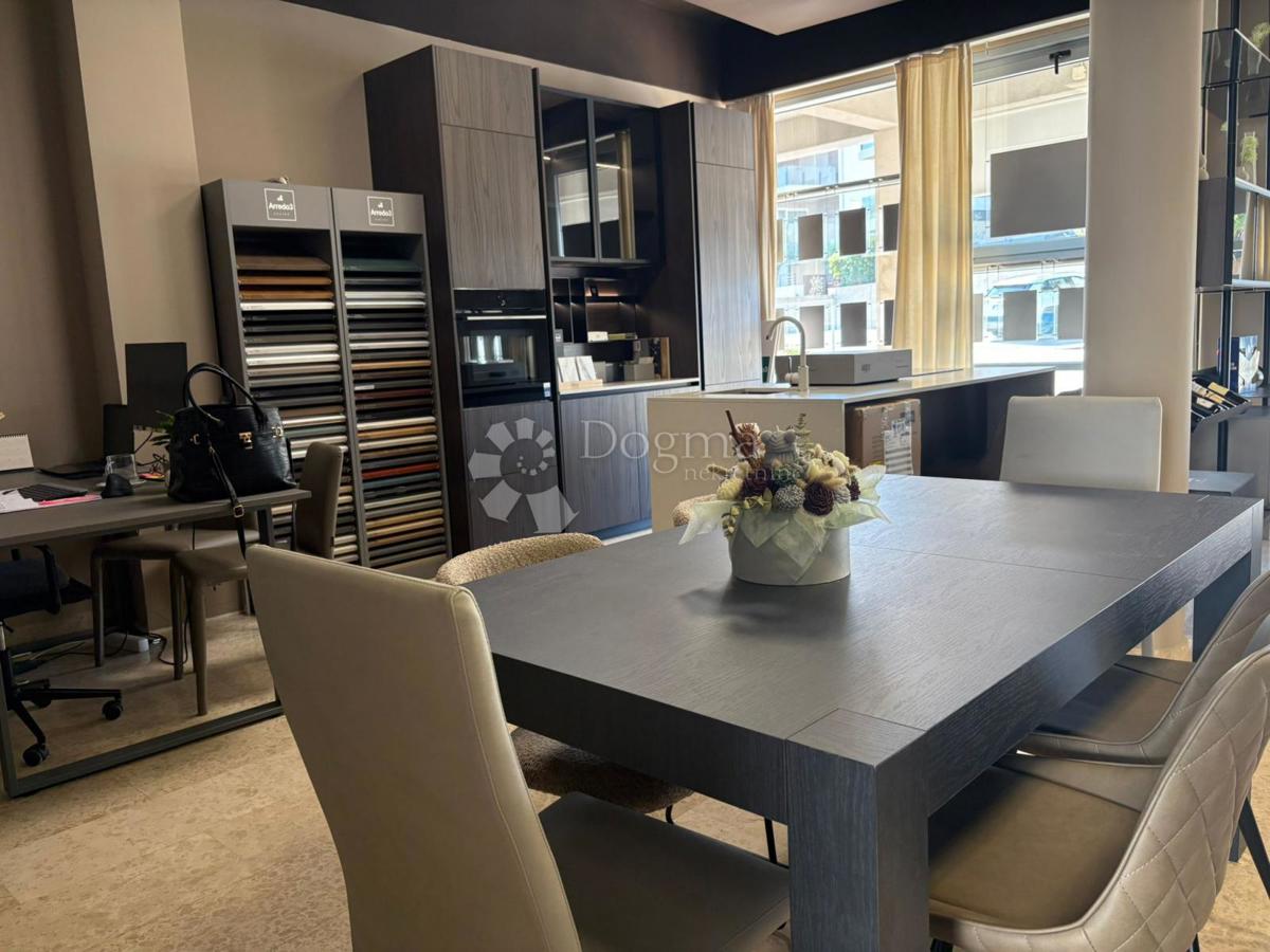 Locale commerciale Novigrad, 129m2