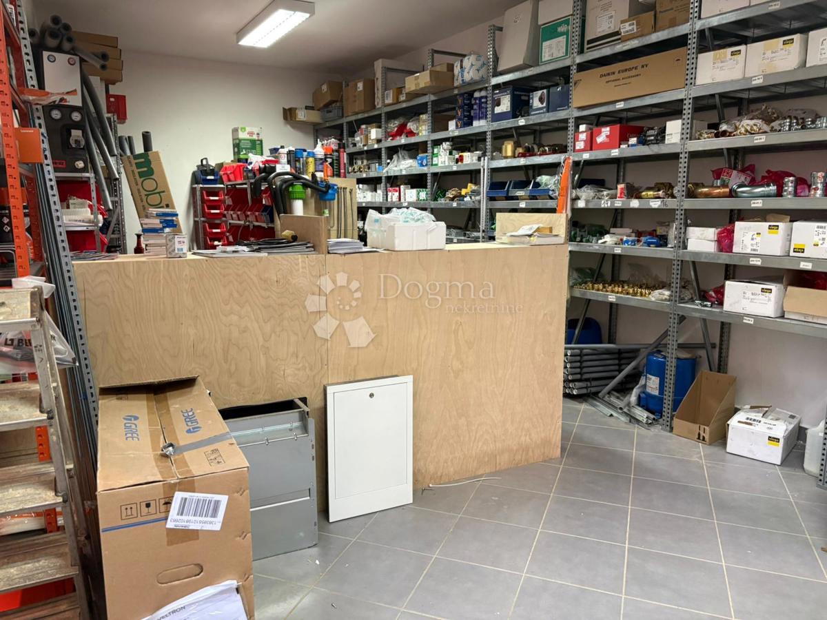 Locale commerciale Novigrad, 129m2