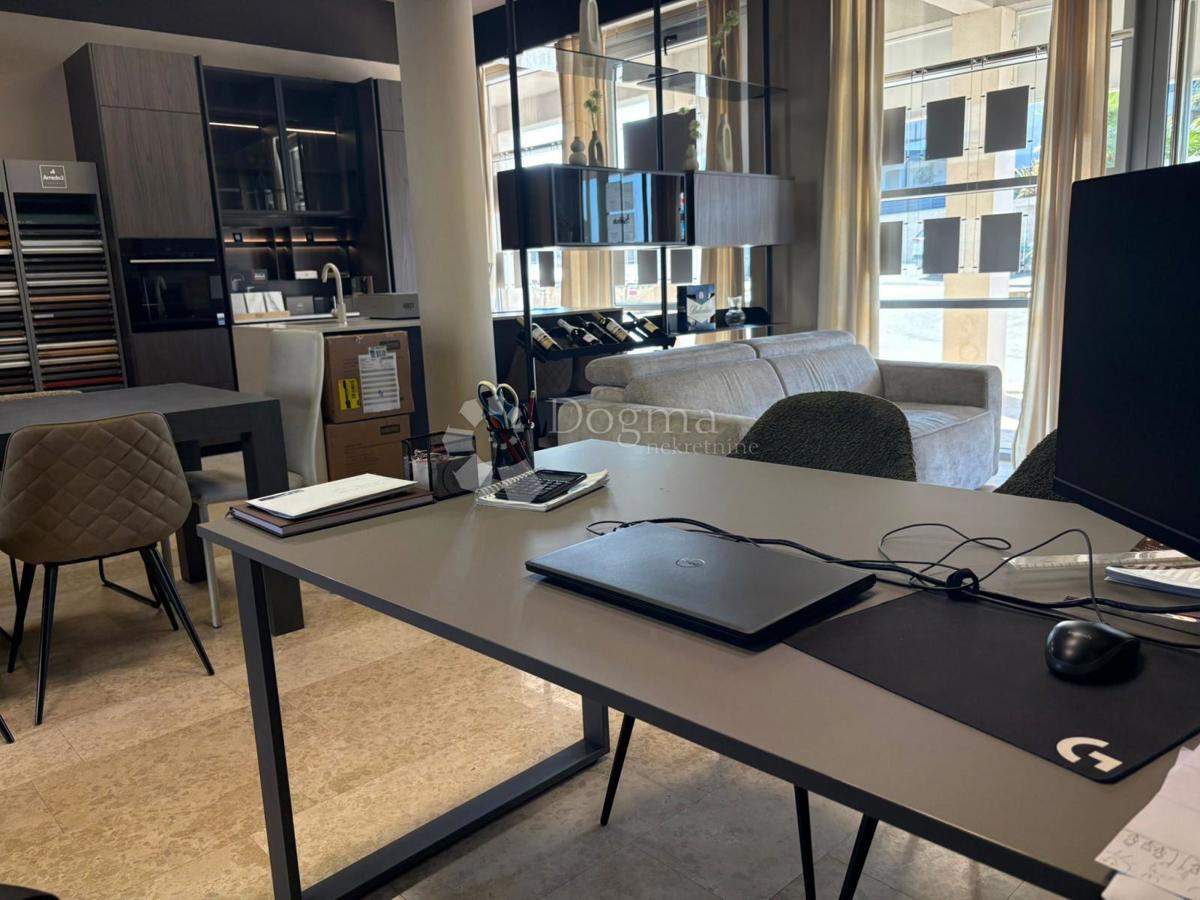 Locale commerciale Novigrad, 129m2