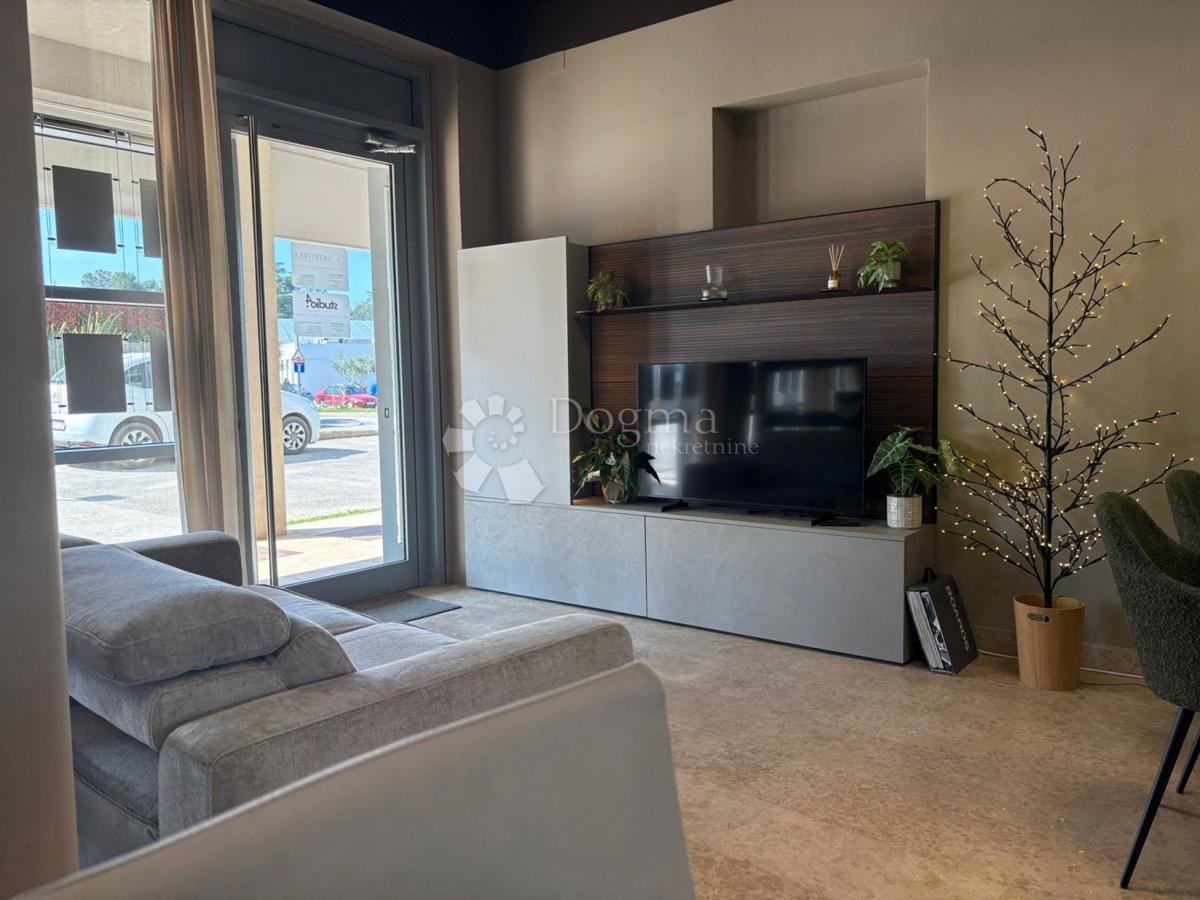 Locale commerciale Novigrad, 129m2