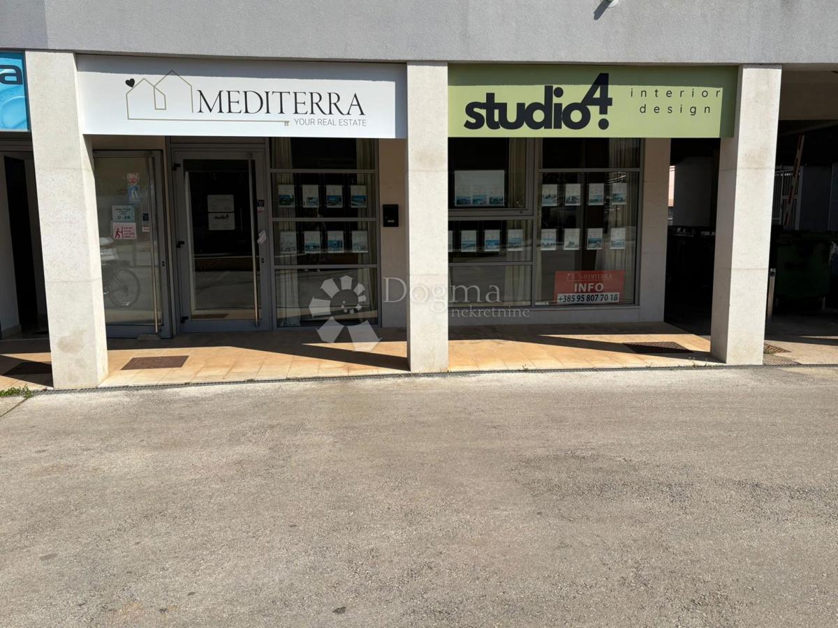 Locale commerciale Novigrad, 129m2
