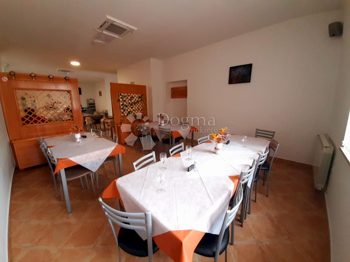 Locale commerciale Labin, 300,75m2