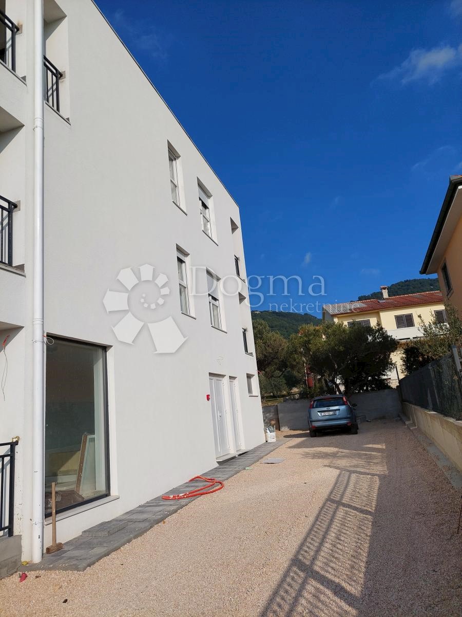 Locale commerciale Banjol, Rab, 150m2