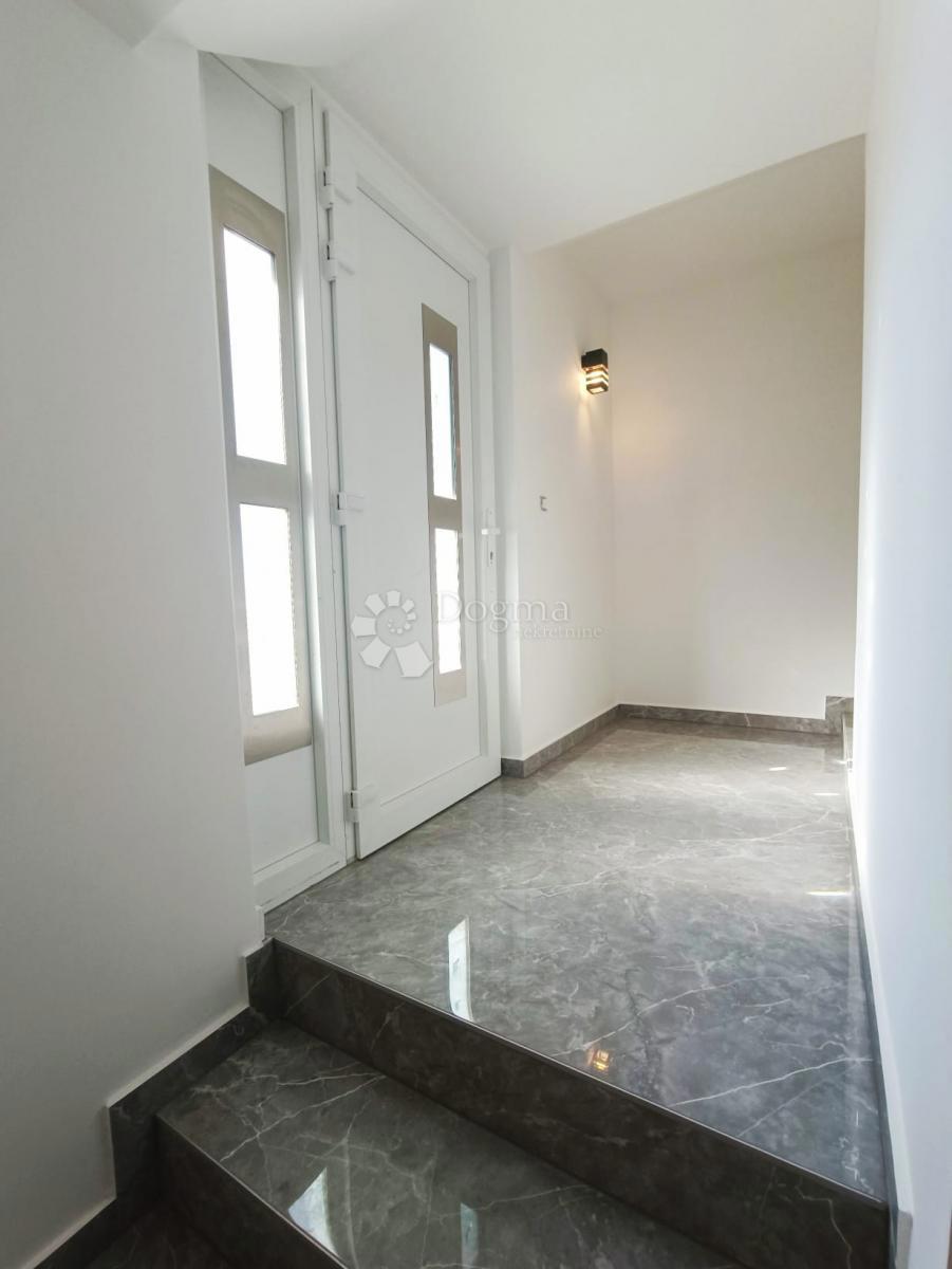 Casa Podstrana, 240m2