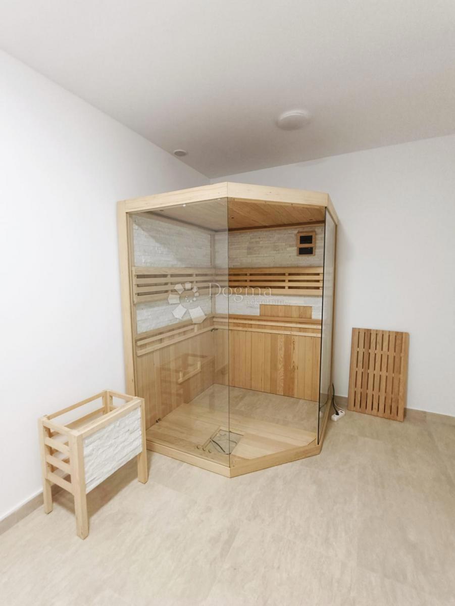 Casa Podstrana, 240m2