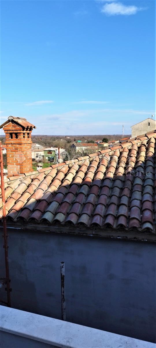 CASA RECENTEMENTE RISTRUTTURATA CON QUATTRO APPARTAMENTI