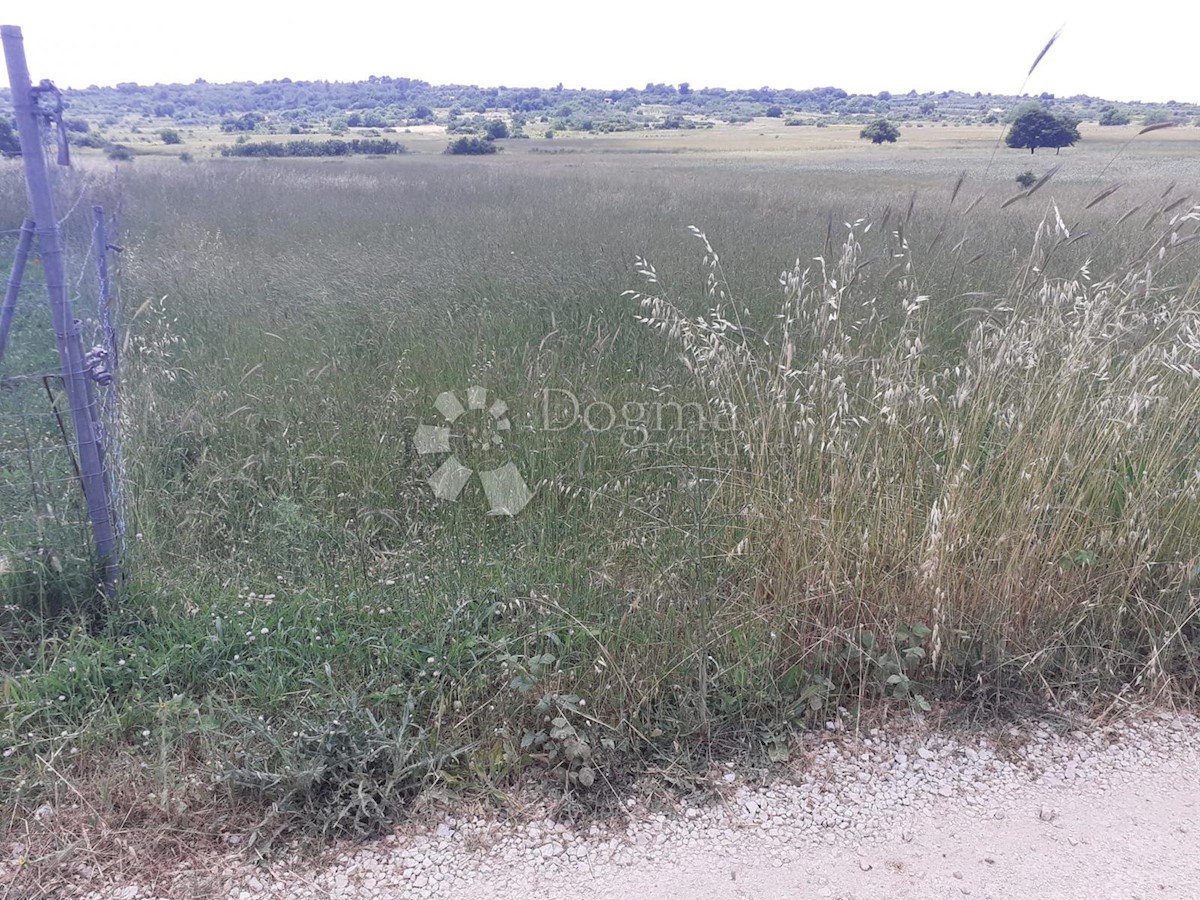 Terreno Bibinje, 1.897m2