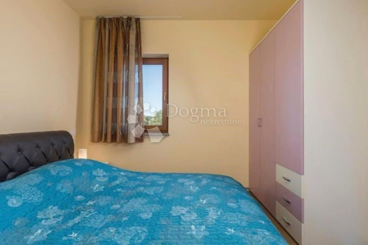 VILLA DI LUSSO CON 4 APPARTAMENTI A 200 M DAL MARE