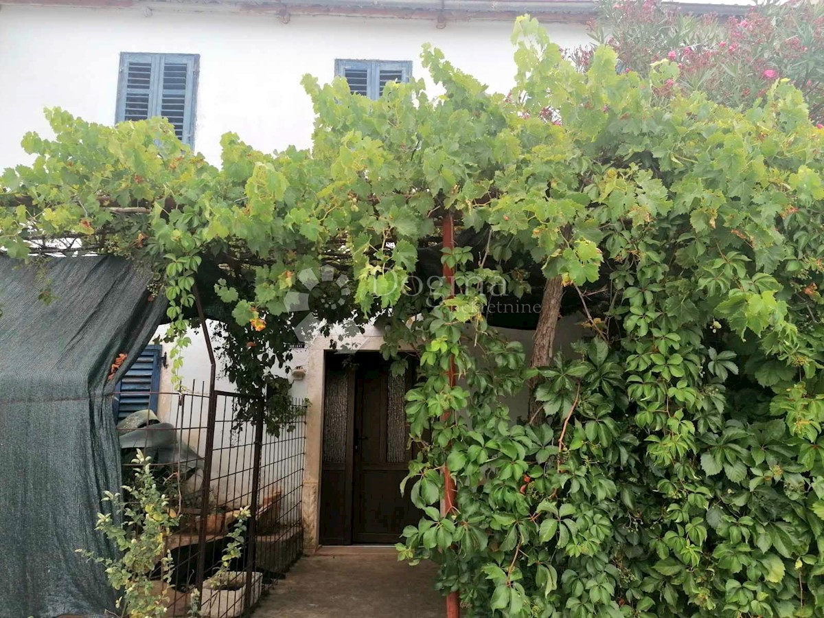Casa Peruški, Marčana, 100m2