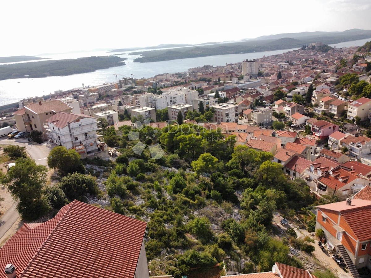 Terreno Grad, Šibenik, 1.463m2