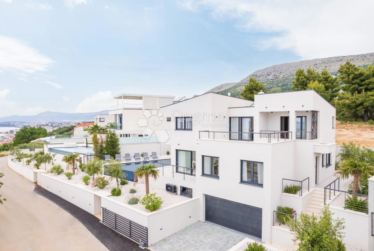 Casa Podstrana, 243,70m2