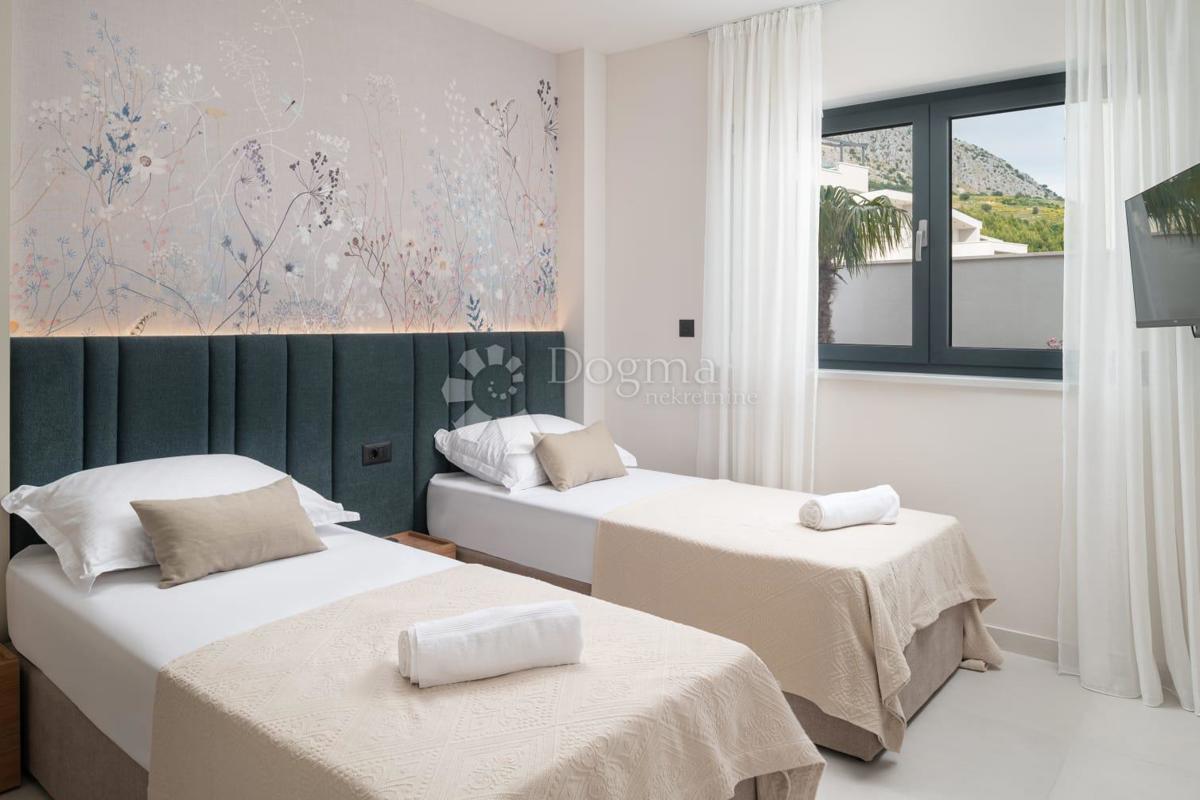 Casa Podstrana, 243,70m2