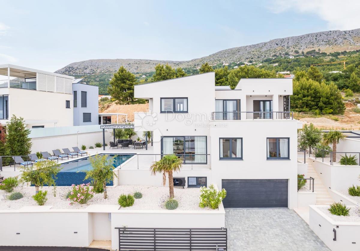 Casa Podstrana, 243,70m2