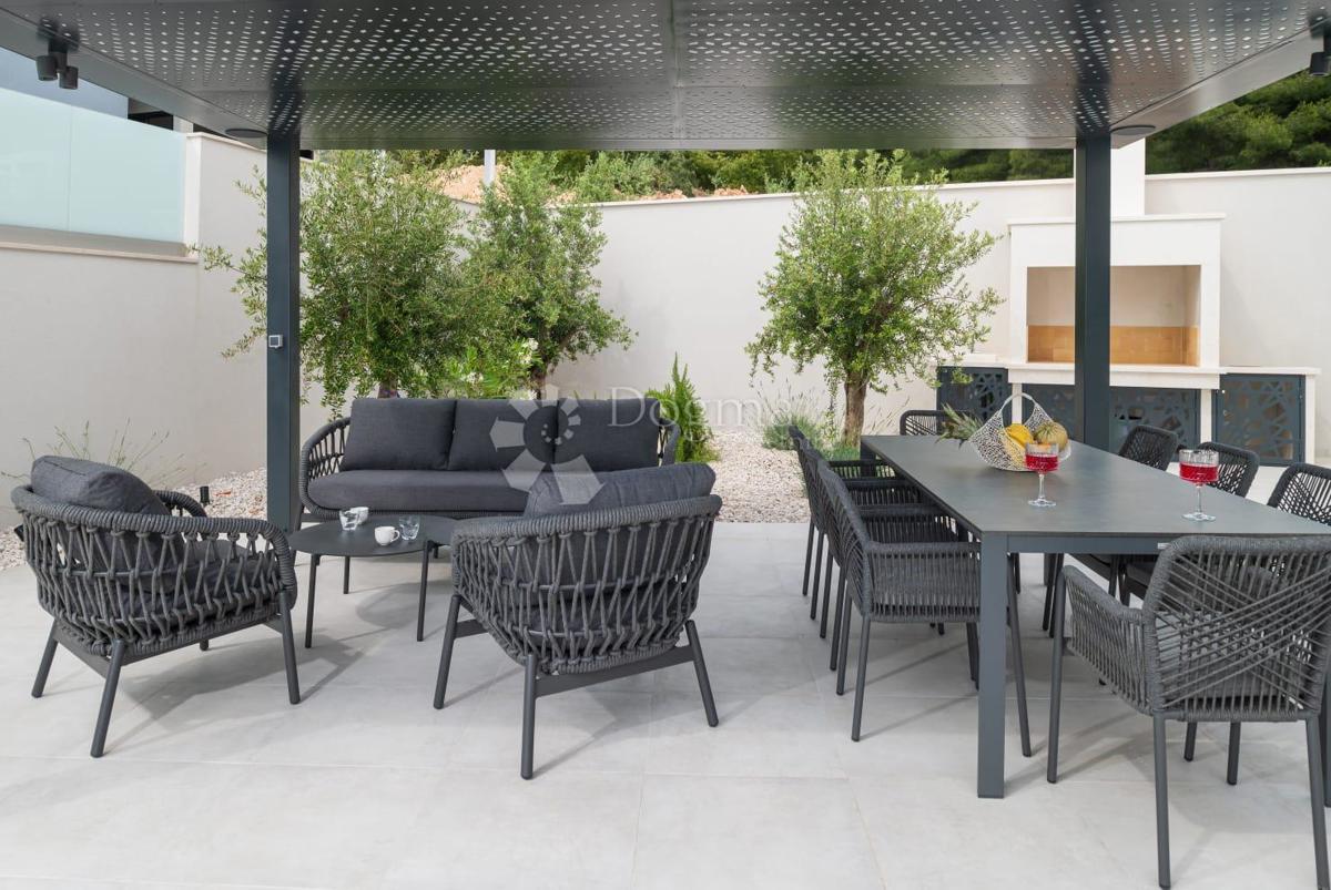 Casa Podstrana, 243,70m2