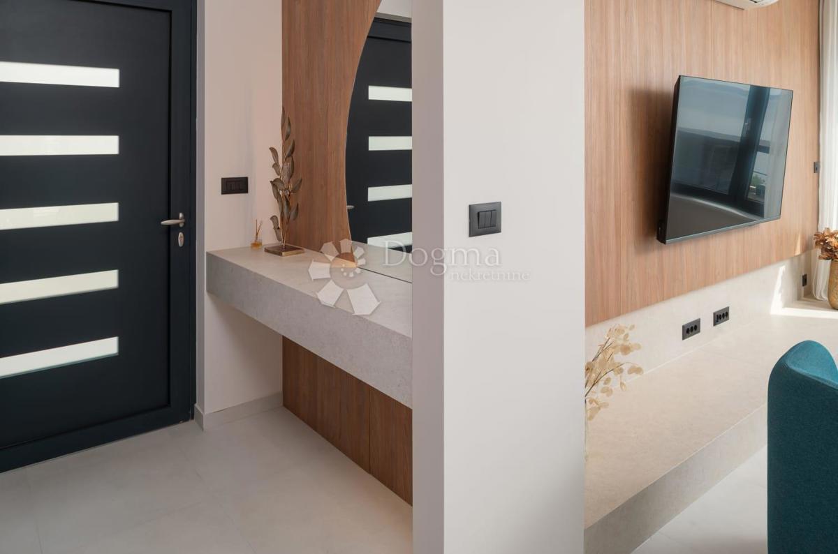 Casa Podstrana, 243,70m2