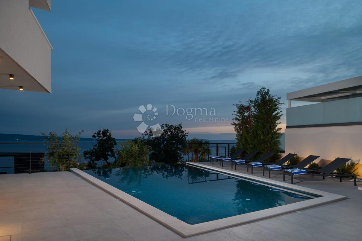 Casa Podstrana, 243,70m2