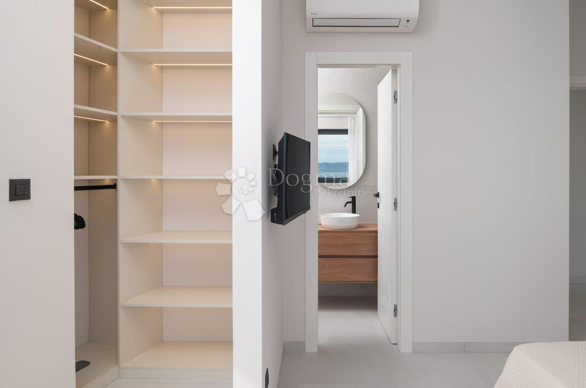 Casa Podstrana, 243,70m2