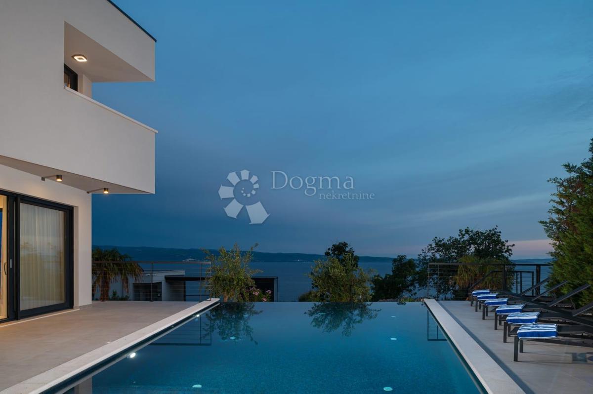 Casa Podstrana, 243,70m2