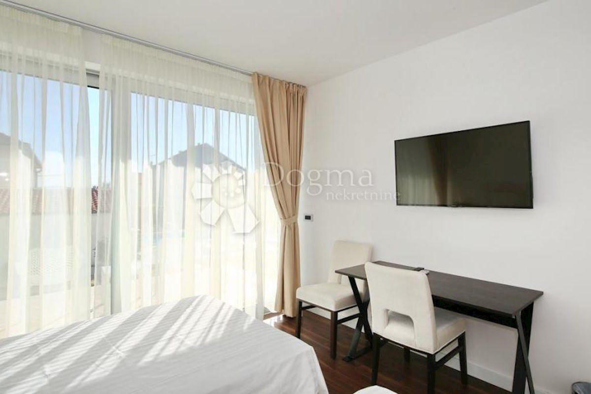 Albergo Borik, Zadar, 1.299m2