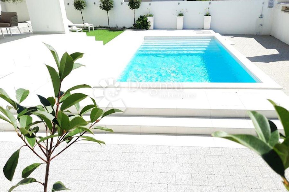 Albergo Borik, Zadar, 1.299m2