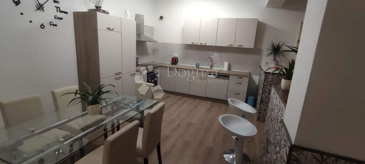 Allogio Gregovica, Pula, 100m2