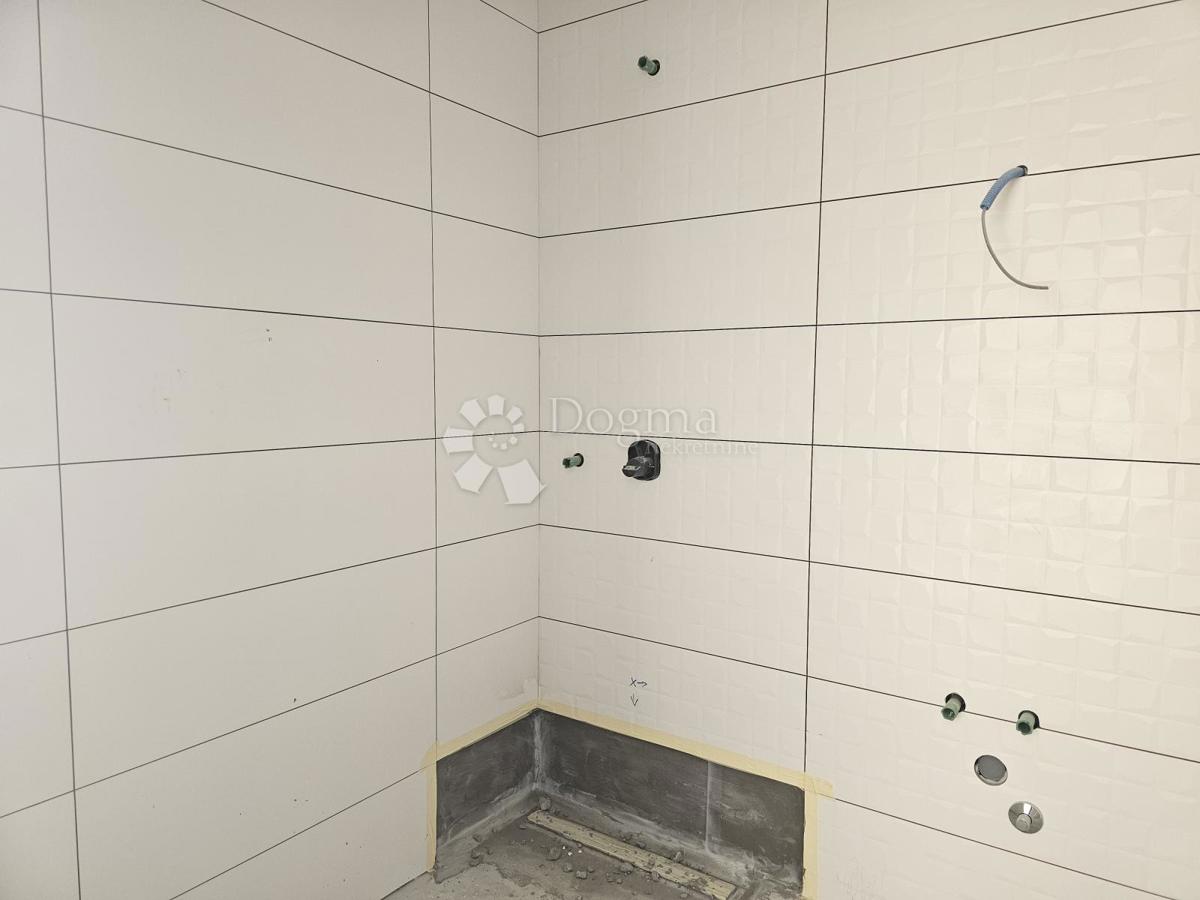Appartamento monolocale, piano terra, con cortile, nuova costruzione, Umago