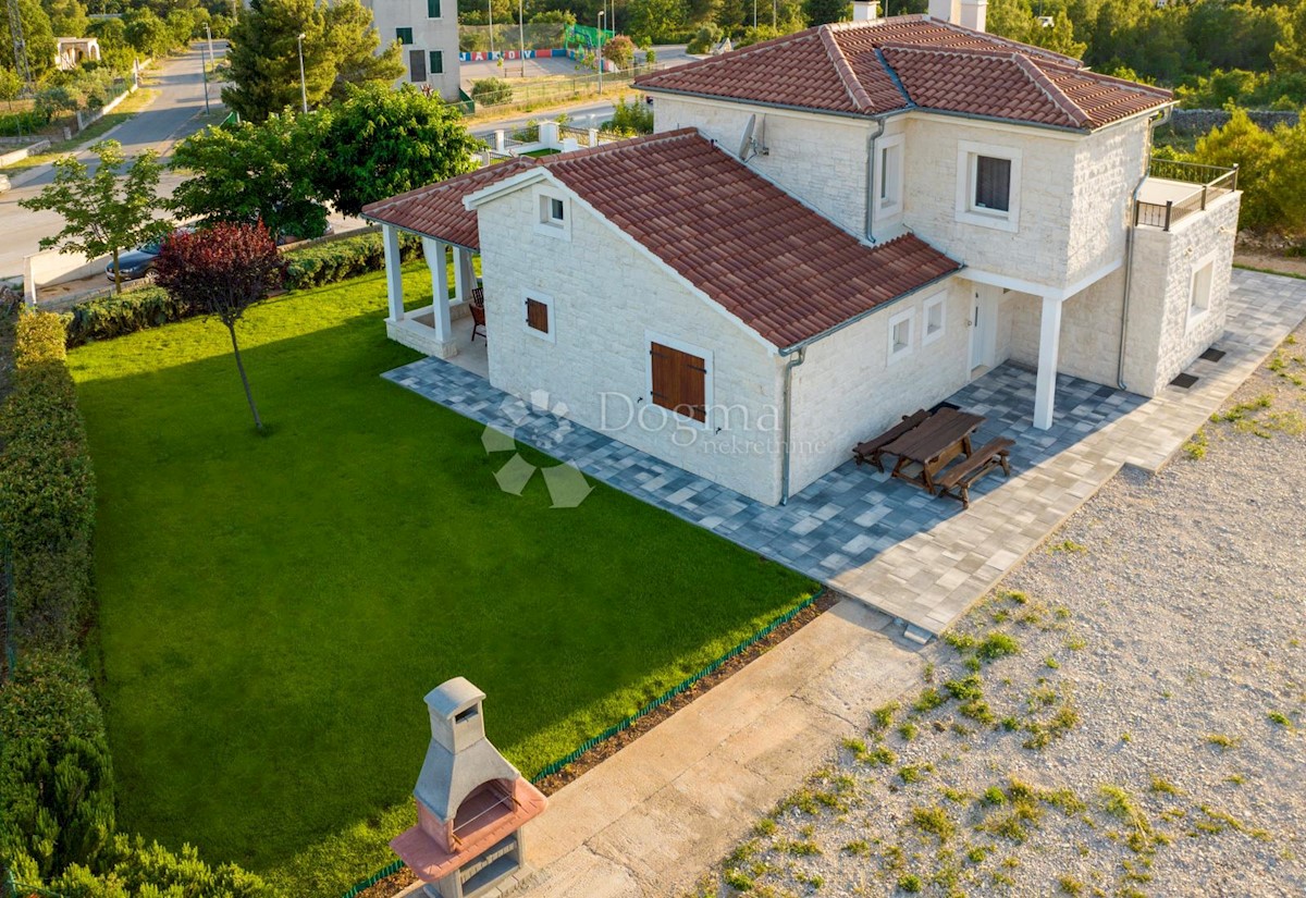 Casa Dubrava Kod Šibenika, Šibenik - Okolica, 282m2