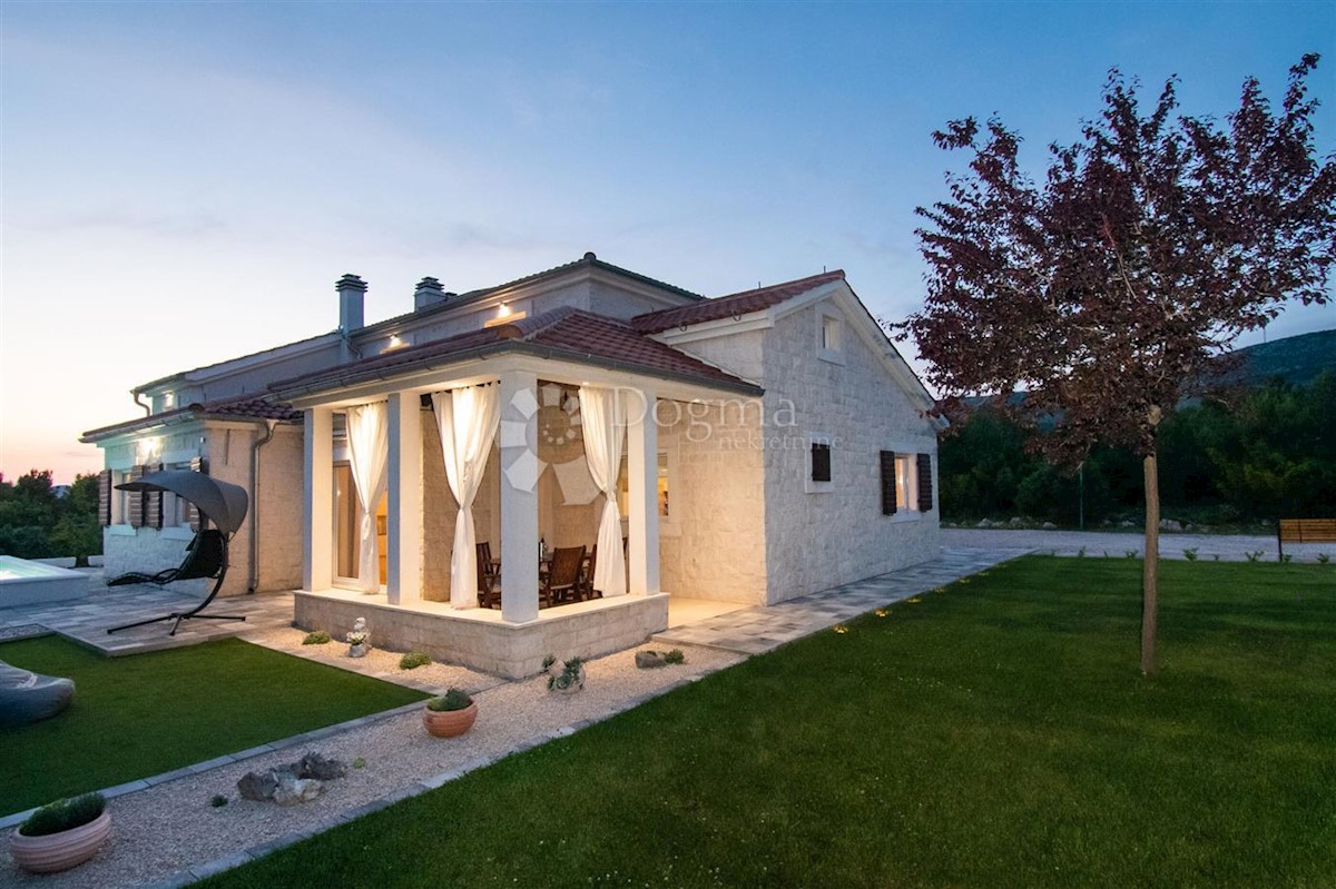 Casa Dubrava Kod Šibenika, Šibenik - Okolica, 282m2