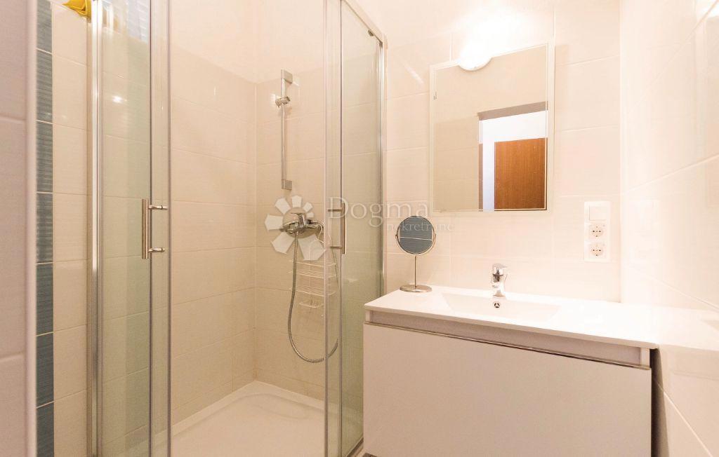 Appartamento Barbat na Rabu, Rab, 75m2