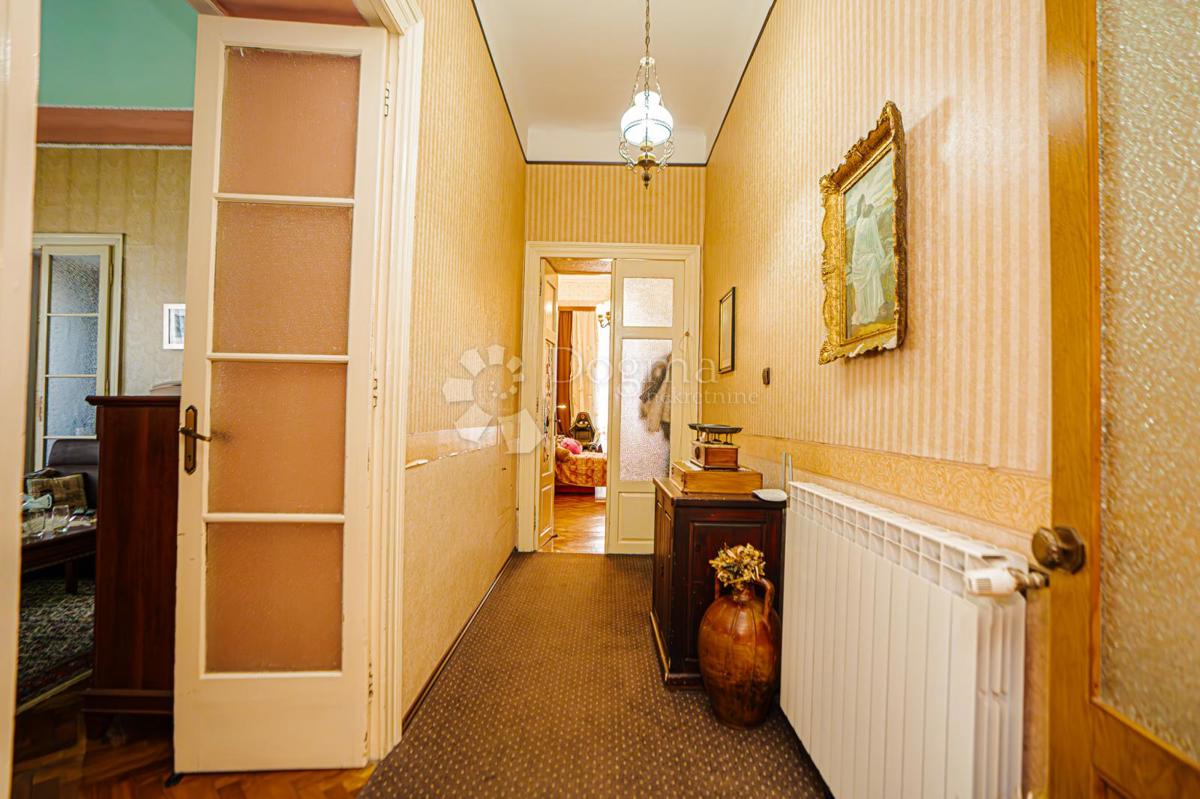 Allogio Centar, Rijeka, 121m2