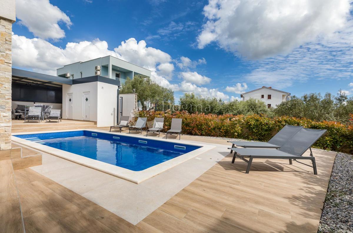 Villa di lusso a 700 m dalla spiaggia con vista sul mare e Brioni!