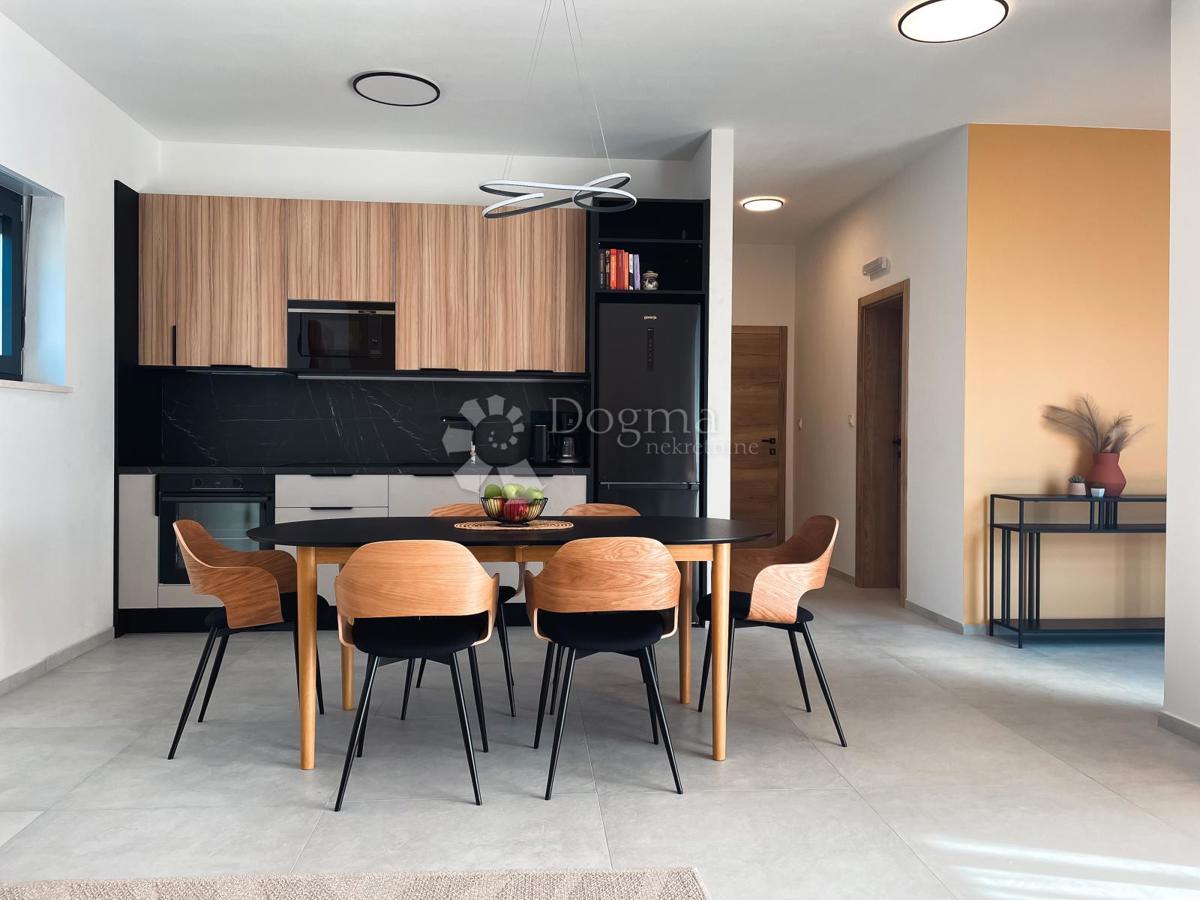 * Elegante villa con piscina • vicina al mare • in contesto tranquillo *