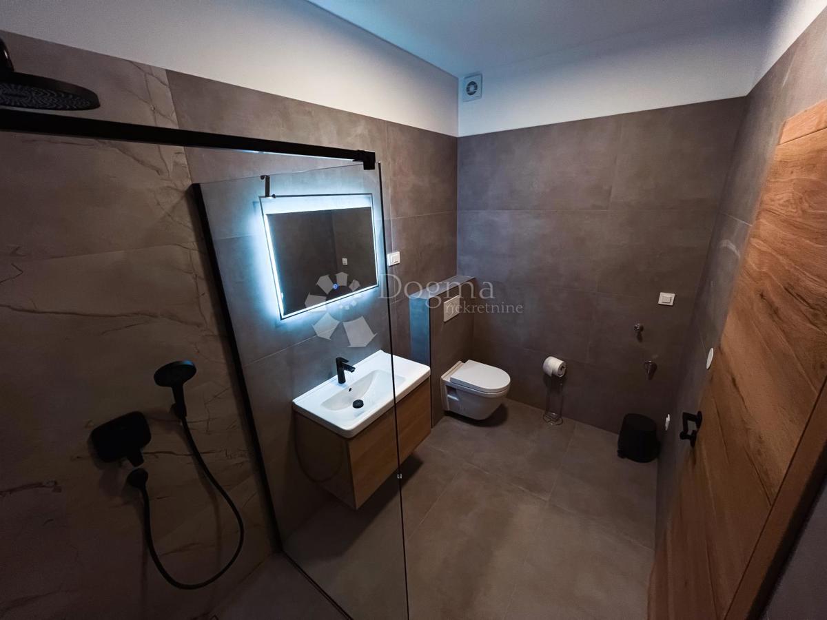 * Elegante villa con piscina • vicina al mare • in contesto tranquillo *