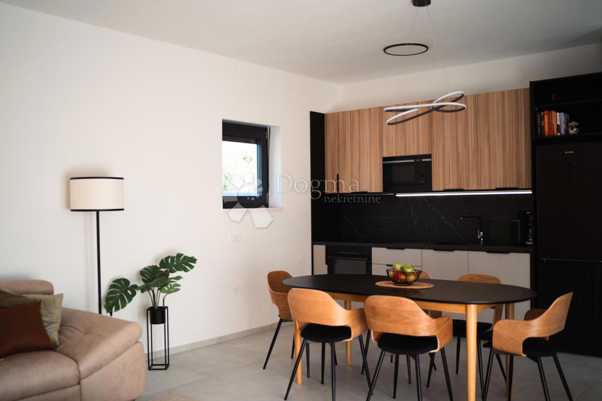 * Elegante villa con piscina • vicina al mare • in contesto tranquillo *