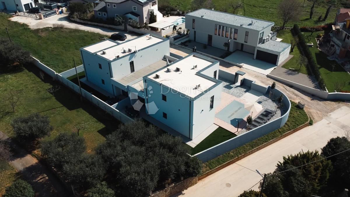 * Elegante villa con piscina • vicina al mare • in contesto tranquillo *