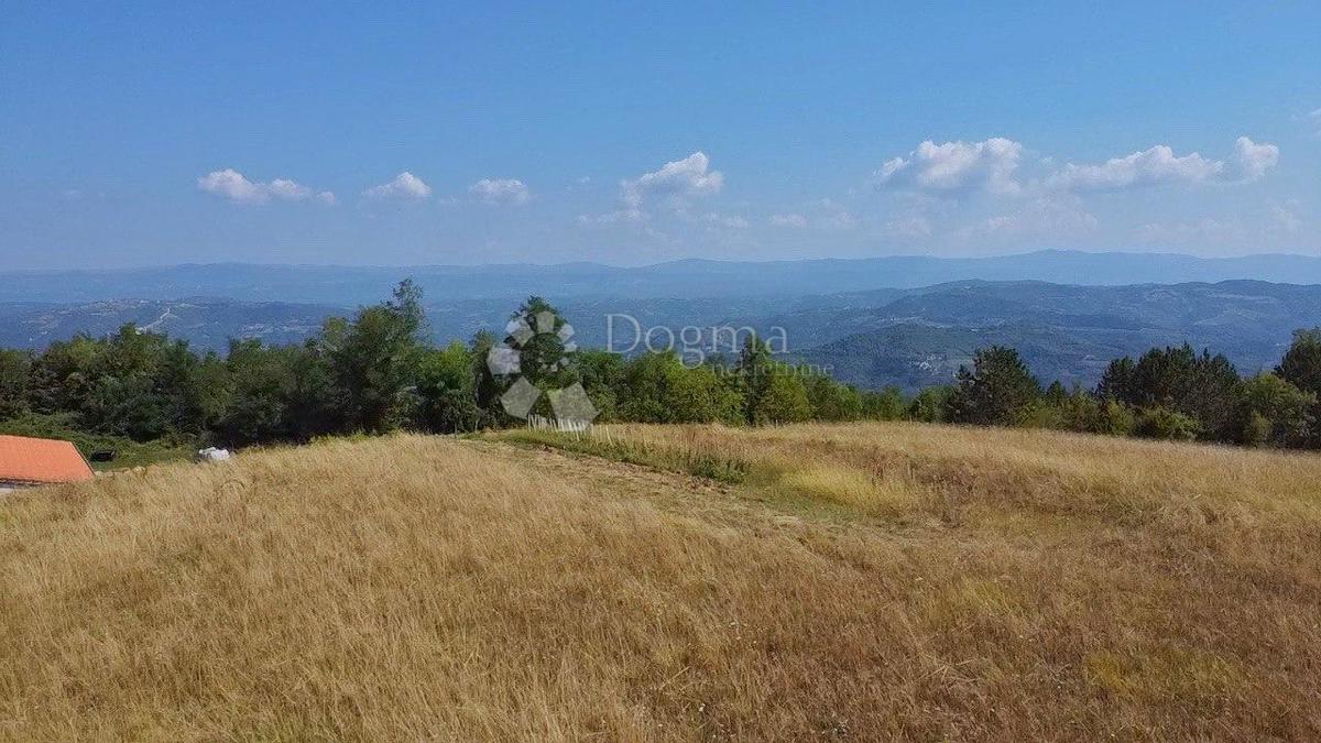 ZAMASCA, TERRENO CON VISTA DALL'ALTO E 3 LAVORI EDILIZI