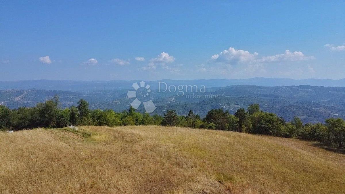 ZAMASCA, TERRENO CON VISTA DALL'ALTO E 3 LAVORI EDILIZI