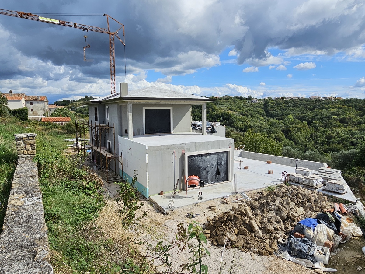 Villa istriana con vista aperta sulla campagna e sul mare