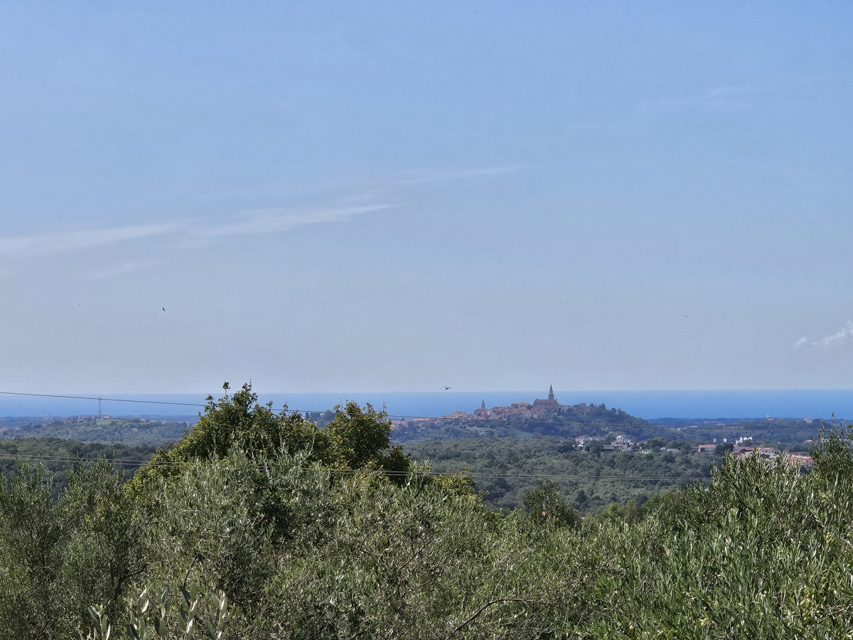Villa istriana con vista aperta sulla campagna e sul mare