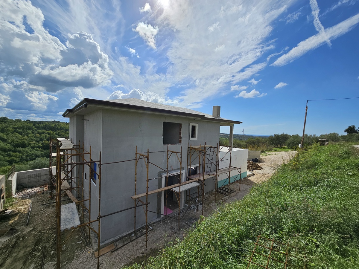 Villa istriana con vista aperta sulla campagna e sul mare