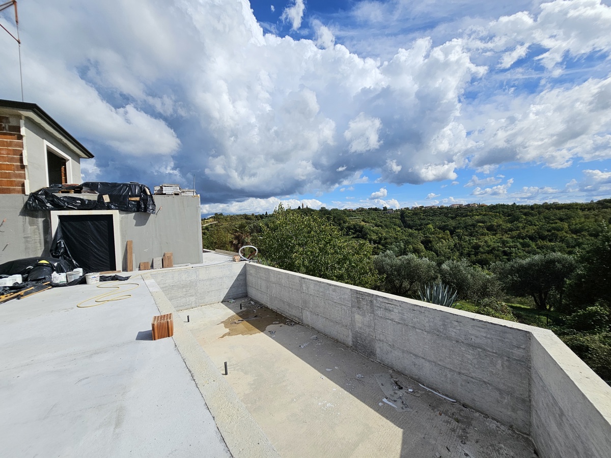 Villa istriana con vista aperta sulla campagna e sul mare