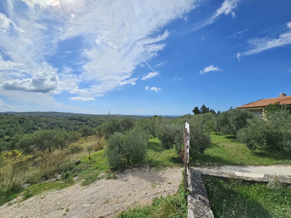 Villa istriana con vista aperta sulla campagna e sul mare