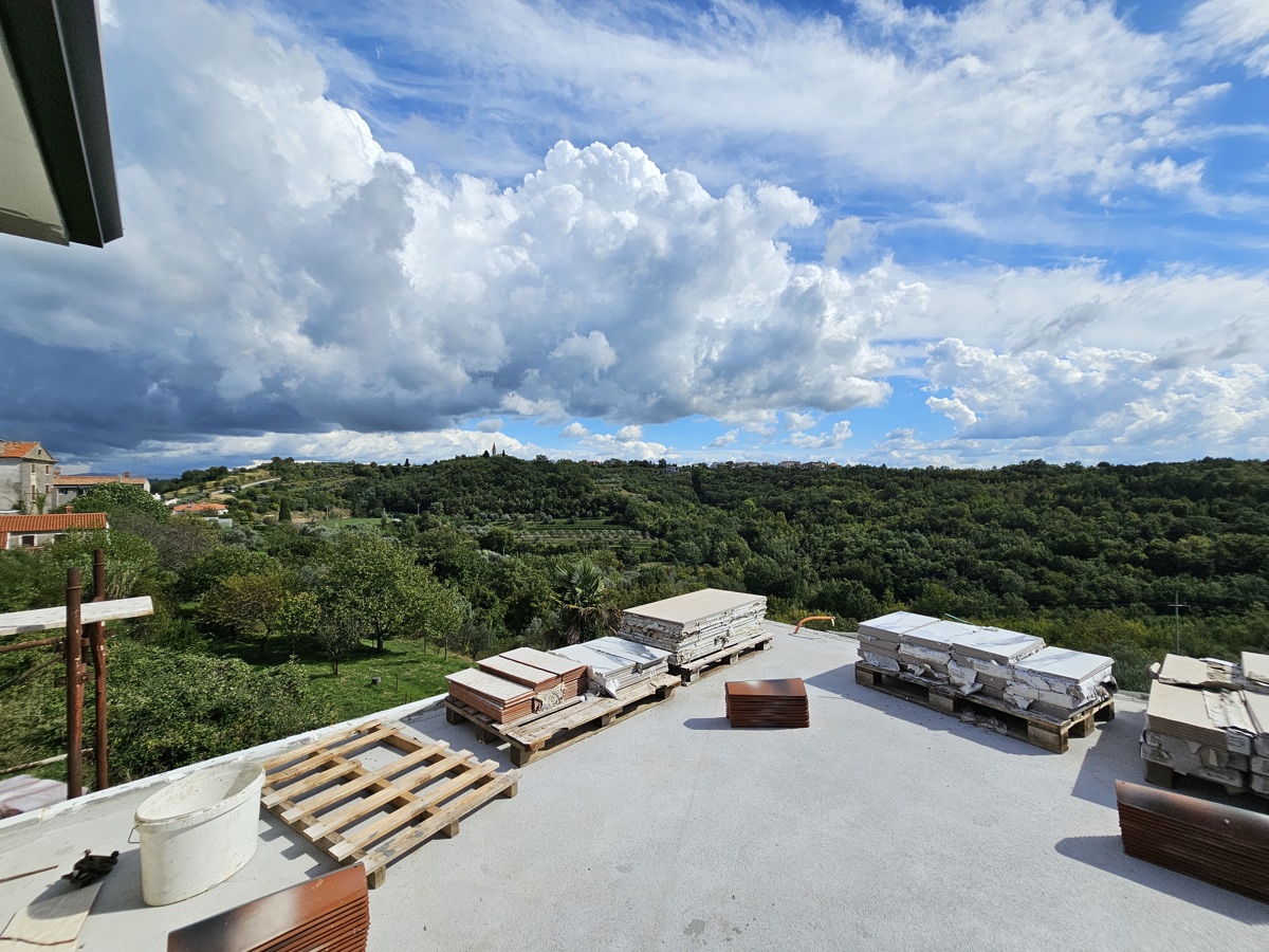 Villa istriana con vista aperta sulla campagna e sul mare