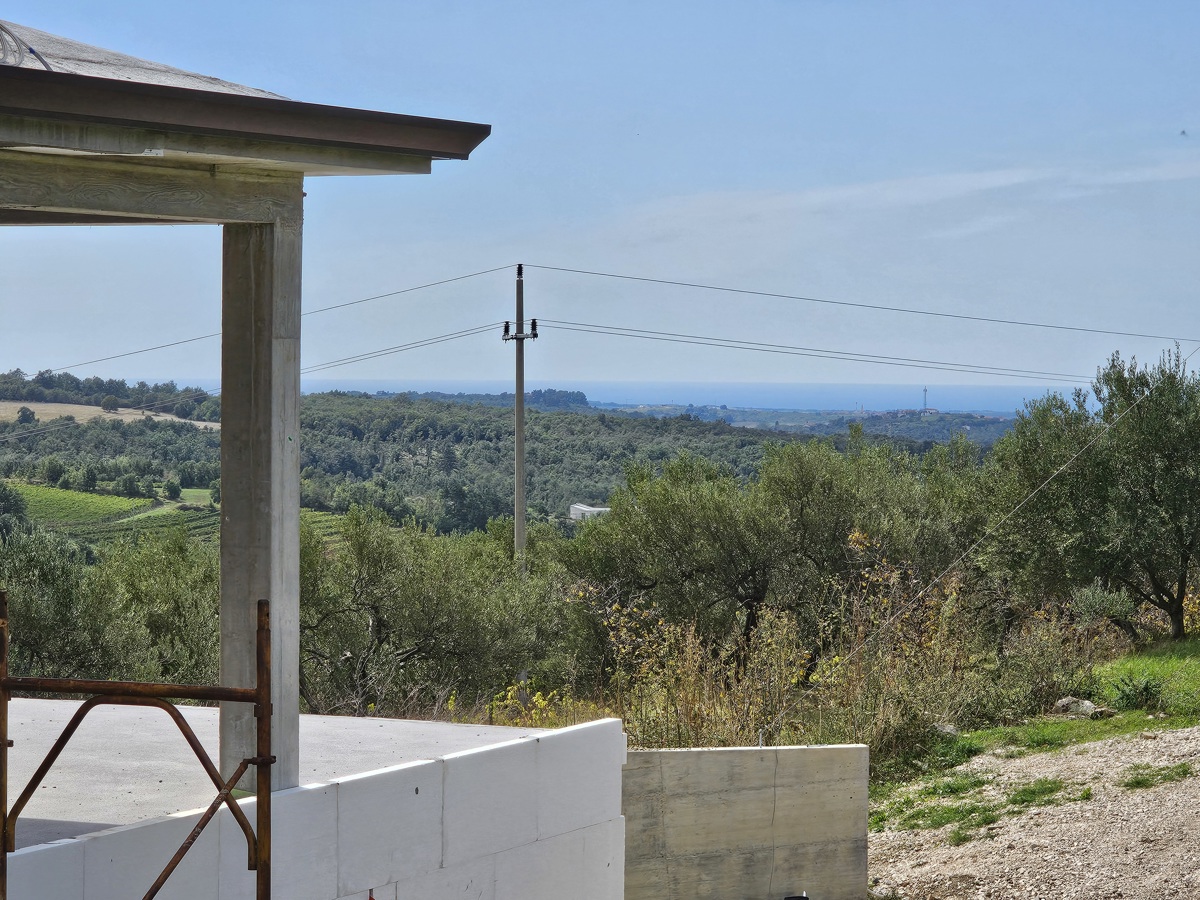 Villa istriana con vista aperta sulla campagna e sul mare