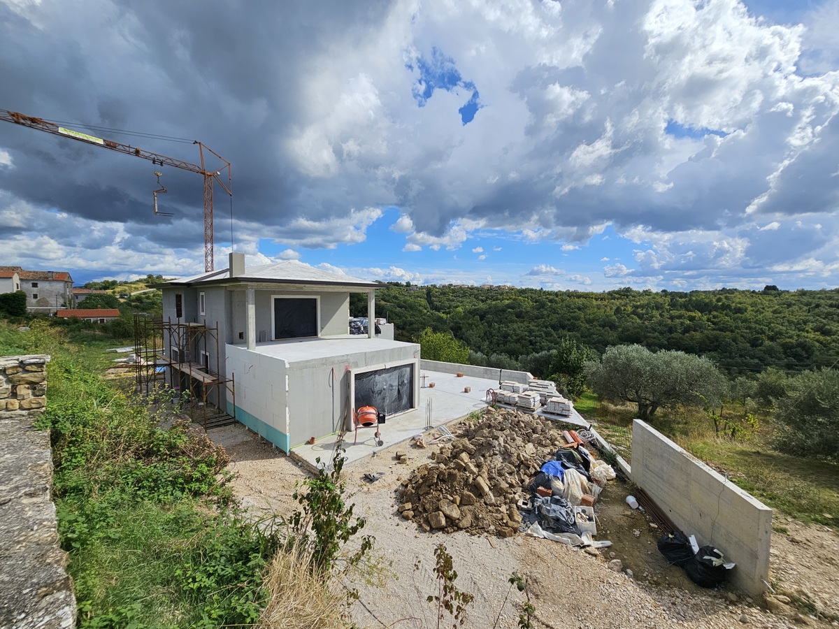 Villa istriana con vista aperta sulla campagna e sul mare