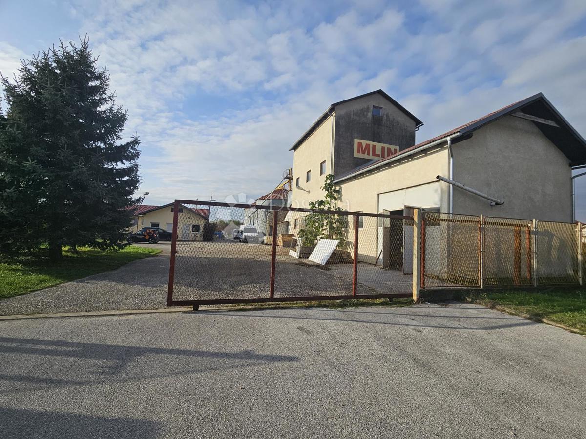 Locale commerciale Sračinec, 884m2